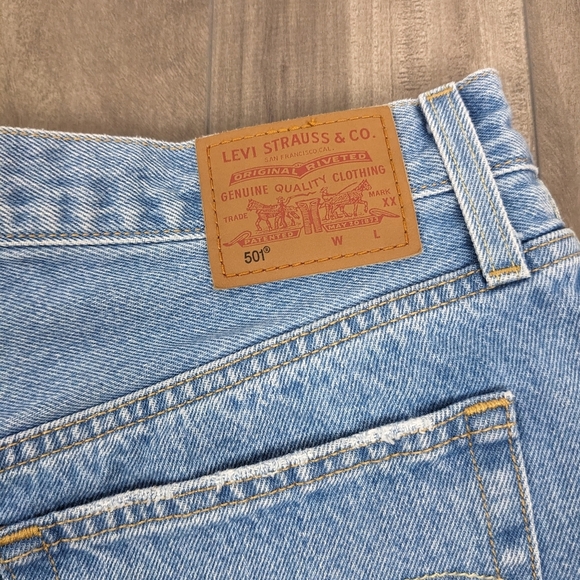 Levi's 501 Shorts Size 31 Light Blue Wash - Picture 4 of 9